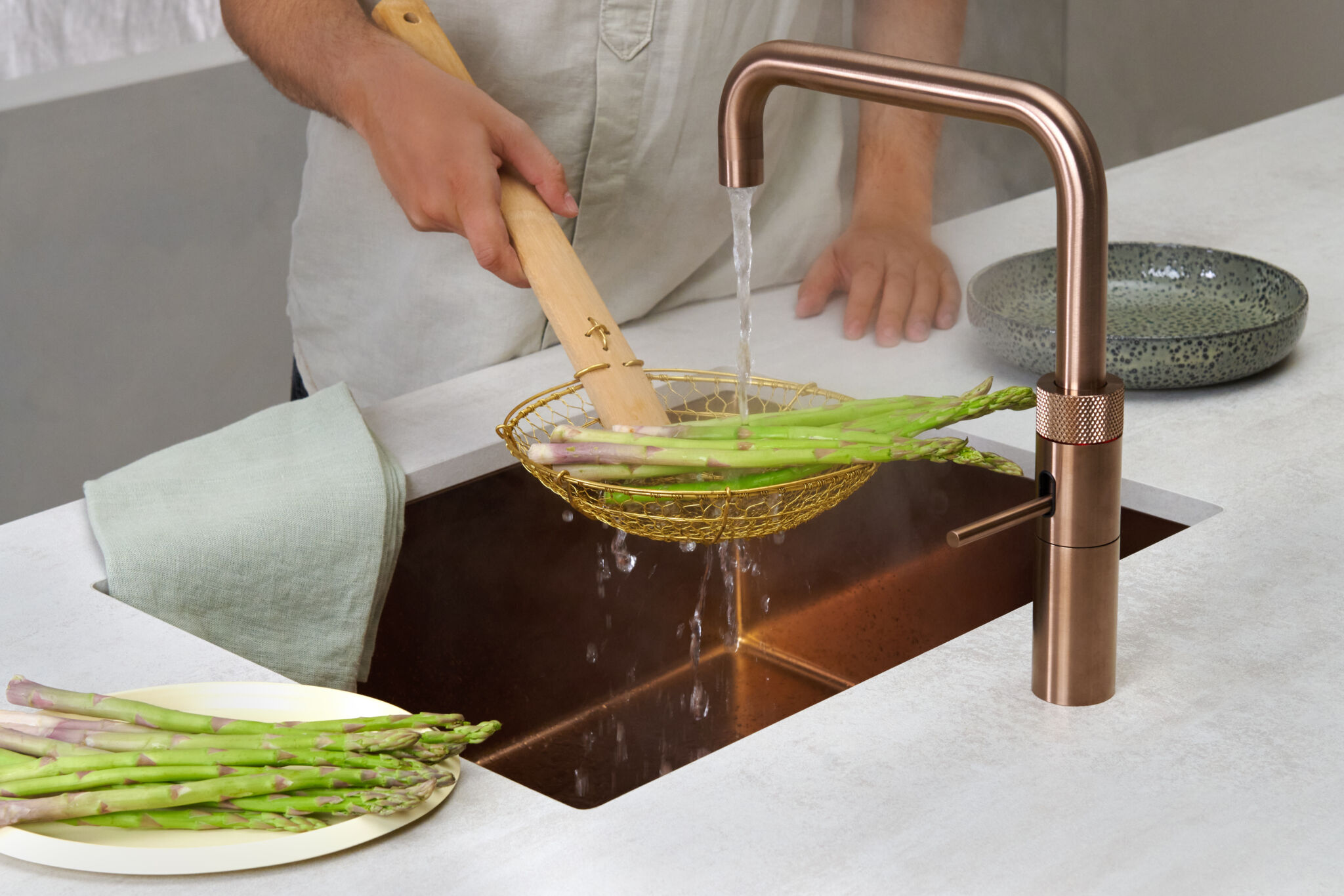 2222 Fusion Square Rose Copper Light Wooden Setting Blanch Leandro Asparagus 1